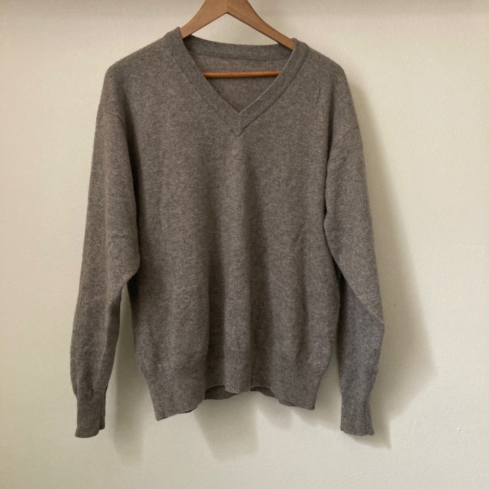 100% Cashmere Fawn Grey Sweater vintage v-neck
